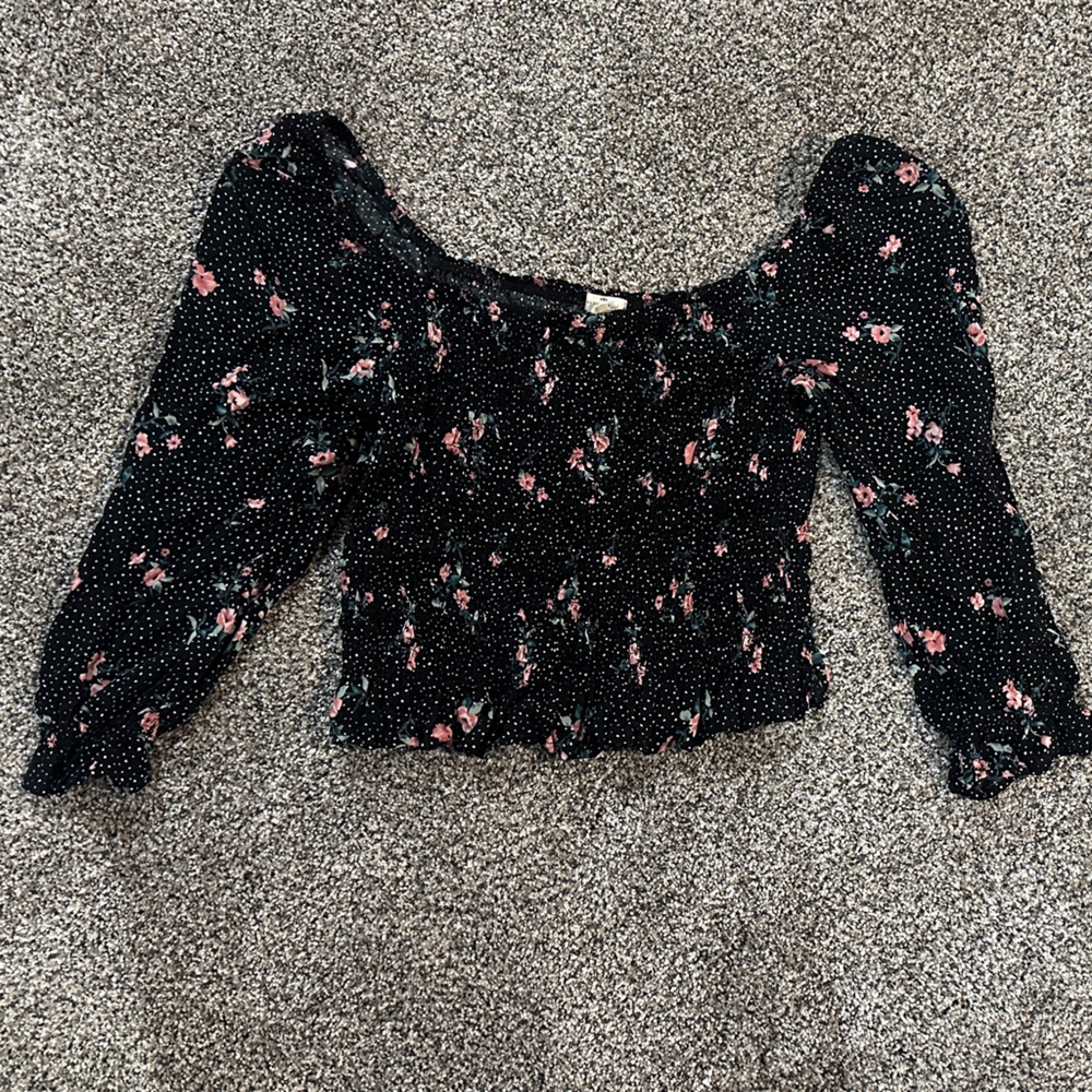 Chic Black Floral Crop Top
